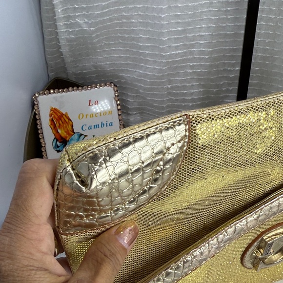 (E4) Guess virtual glitter clutch with flap and shoulder chain - Picture 9 of 15